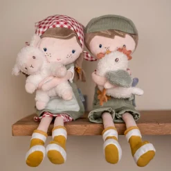 Little Dutch Zachte Poppen|Poppen^Knuffelpop Boer Jim met kip 35cm