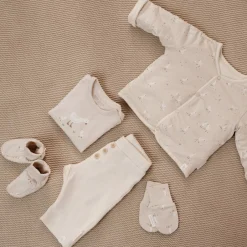 Little Dutch Accessoires|Babykleding^Krabwantjes - Beige - Maat one size - Newborn Naturals - Little Goose